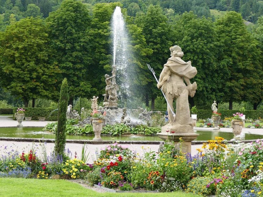 Der Herkulesbrunnen im Schlossgarten Weikersheim