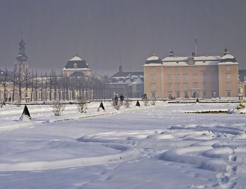 Kreisparterre im Schnee, Schwetzinger Schlossgarten