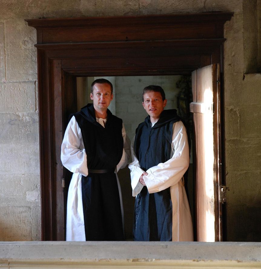 Foto: Staatliche Schlösser und Gärten Baden-Württemberg, Janna Almeida Zwei Klostermönche