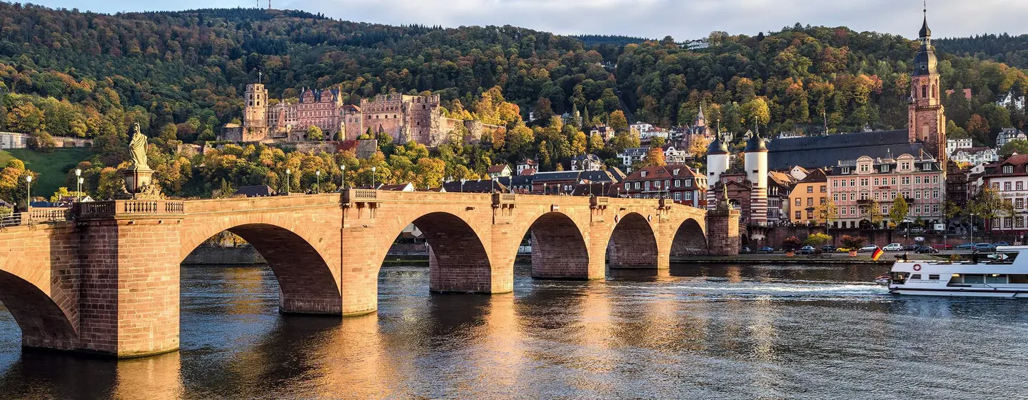 Château de Heidelberg, vue de la ville et du château Heidelberg, l'image: Staatliche Schlösser und Gärten für Baden-Württemberg, Günther Bayerl Château de Heidelberg, vue de la ville et du château Heidelberg, l'image: Staatliche Schlösser und Gärten für Baden-Württemberg, Günther Bayerl