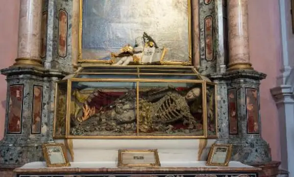 Residenzschloss Rastatt, Heilige Leiber