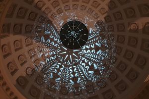 Grabkapelle auf dem Württemberg, innen, Kuppel beleuchtet